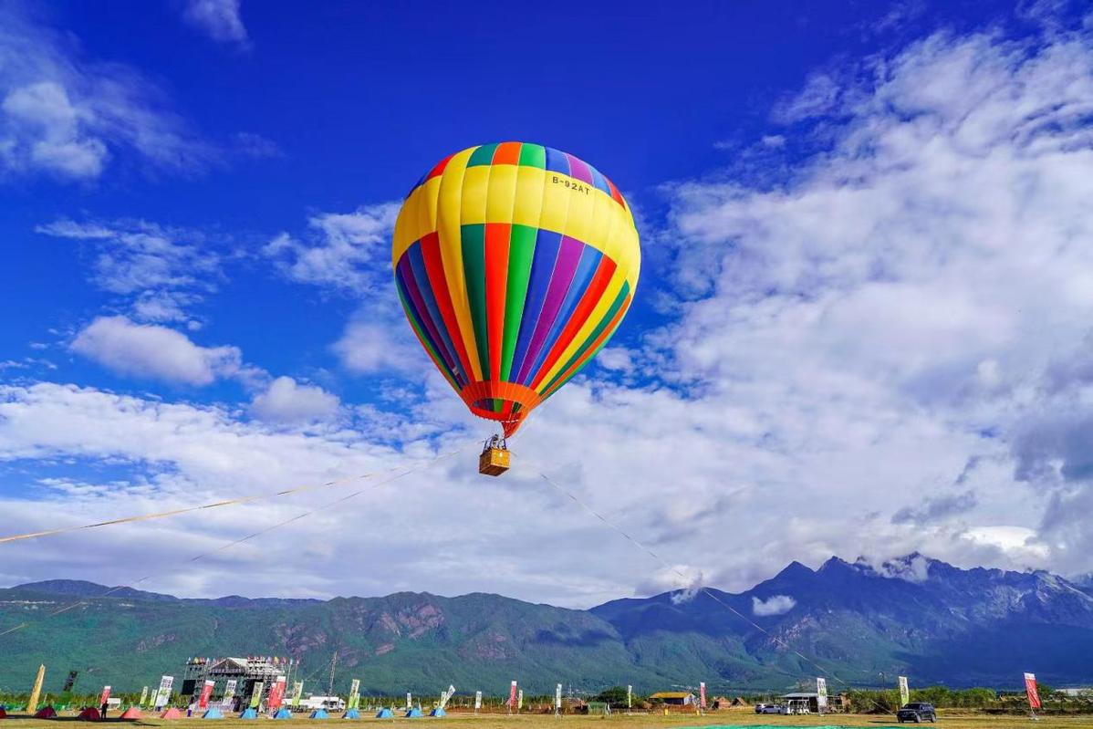 丽江会场丨马术、航空、射击、丛林穿越力量与美感！(图3)